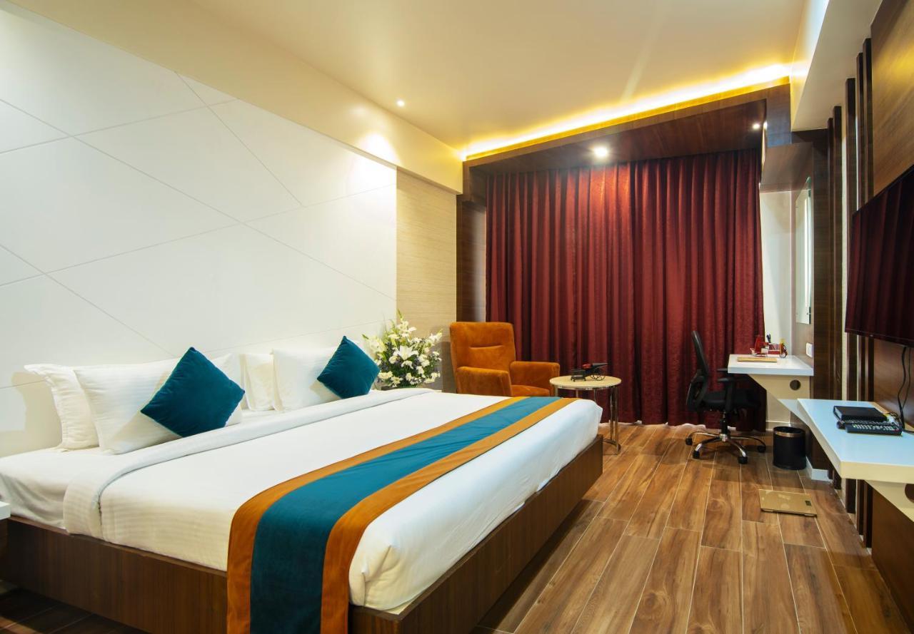 Zion - A Luxurious Hotel Bangalore Bagian luar foto