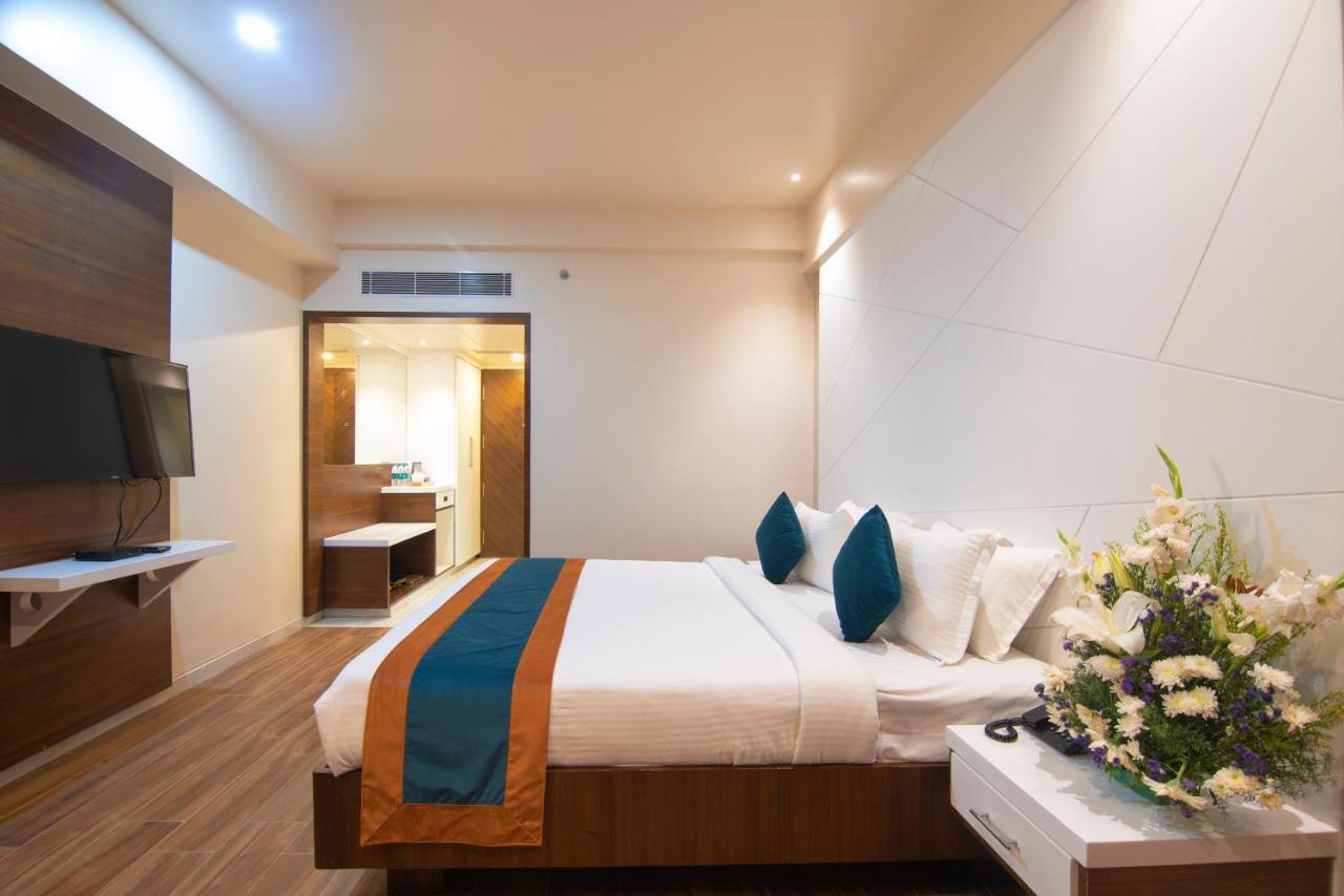 Zion - A Luxurious Hotel Bangalore Bagian luar foto