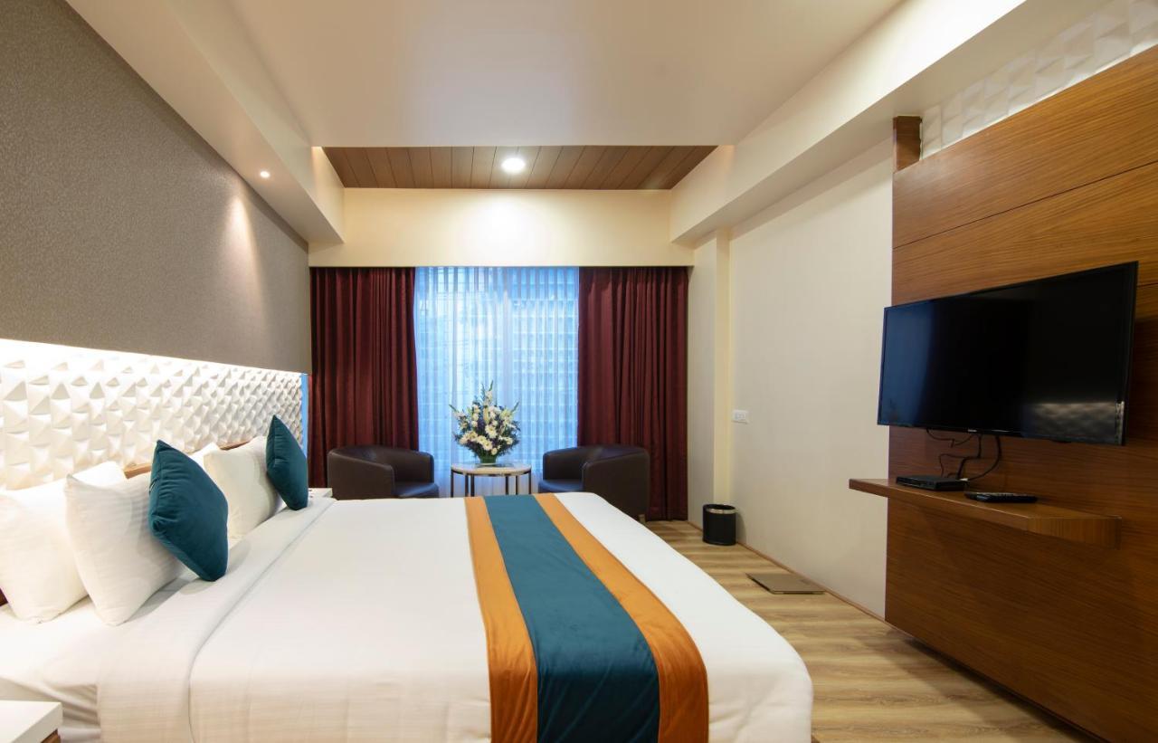 Zion - A Luxurious Hotel Bangalore Bagian luar foto