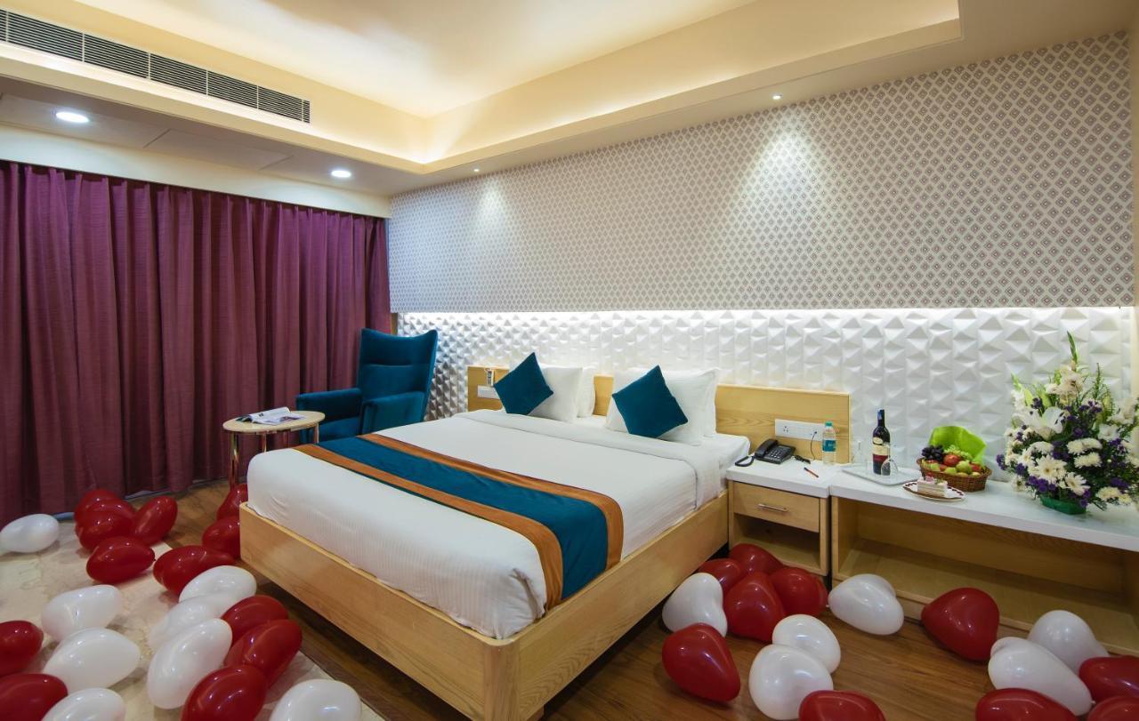 Zion - A Luxurious Hotel Bangalore Bagian luar foto