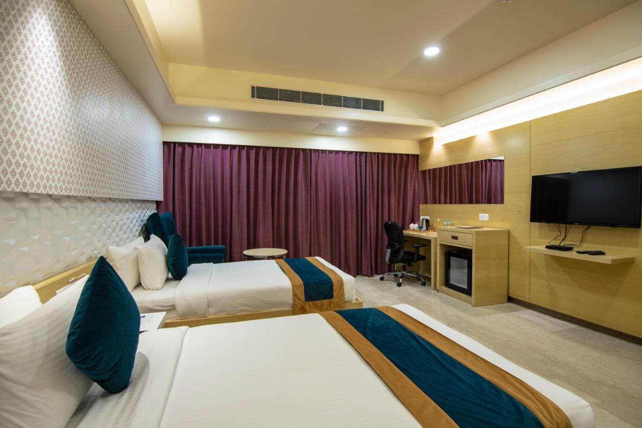 Zion - A Luxurious Hotel Bangalore Bagian luar foto