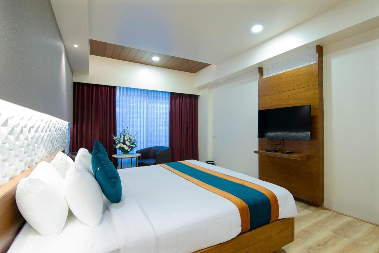 Zion - A Luxurious Hotel Bangalore Bagian luar foto